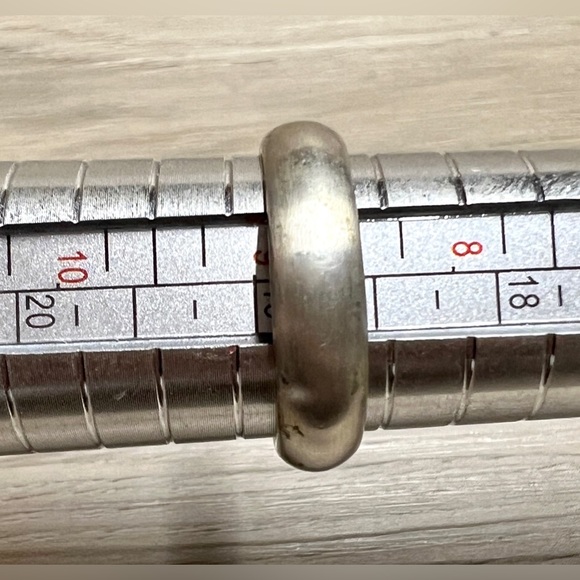 Vintage Designer Brushed Sterling Silver Flush Gemstone Band Ring, Size 9, 6.3g - Picture 9 of 9